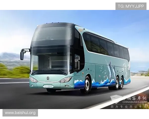 亚星YBL6148型大三轴客车的外观设计与内部空间布局详解